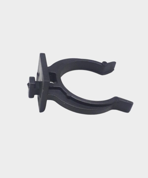 Clip p/zocalo alu. Pata cocina plat. Negro