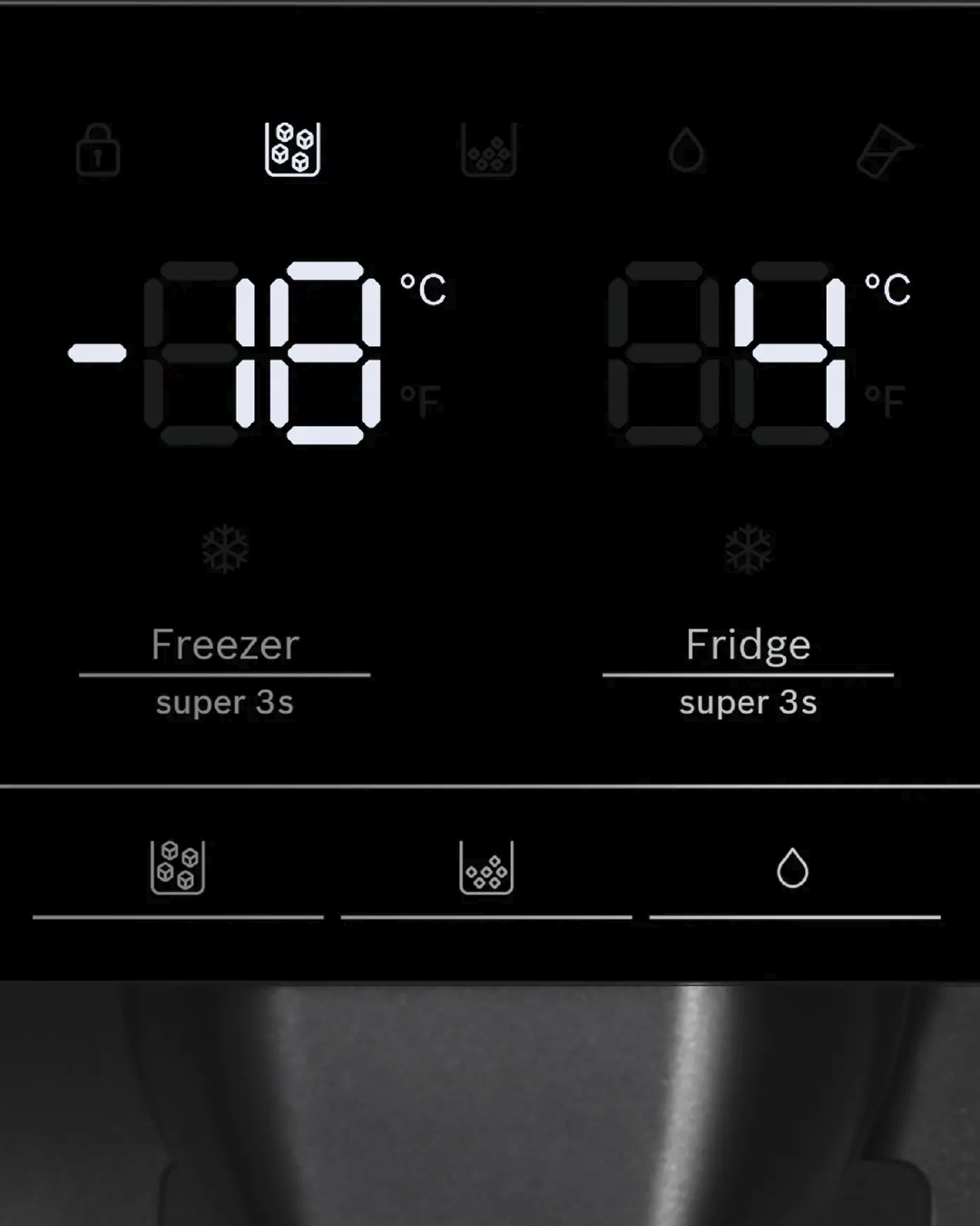 Heladera Bosch Side by Side KAG93AIEP Inox con dispenser de agua y hielo